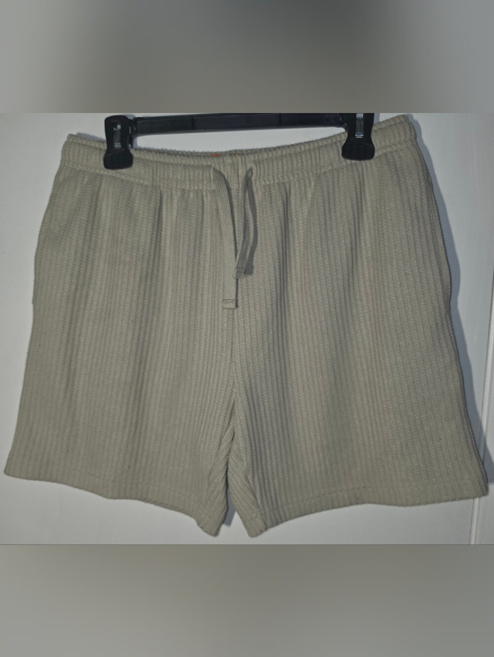 Men's Negative Space Ribbed Drawstring Athletic Shorts in Light Beige
